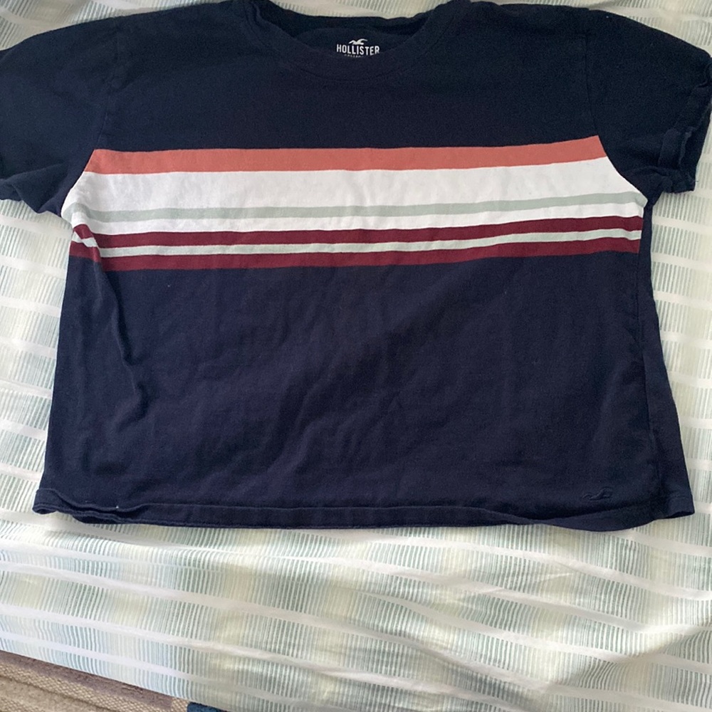 Hollister tee